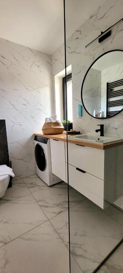 Bast 17 Dom Duzy Parking , Mandoria , Ptak , 2 Sypialnie Lub 1 Sypialnia, Taras , Autostrada A1, Kalinowskiego 17E Wifi Лодзь Экстерьер фото