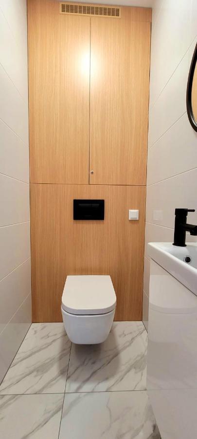 Bast 17 Dom Duzy Parking , Mandoria , Ptak , 2 Sypialnie Lub 1 Sypialnia, Taras , Autostrada A1, Kalinowskiego 17E Wifi Лодзь Экстерьер фото
